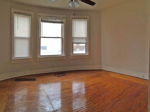 5th image of 533 E Lincoln Ave