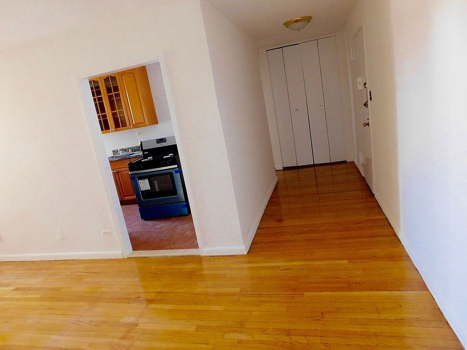 1st image of 2335 Broadway APT 2M
