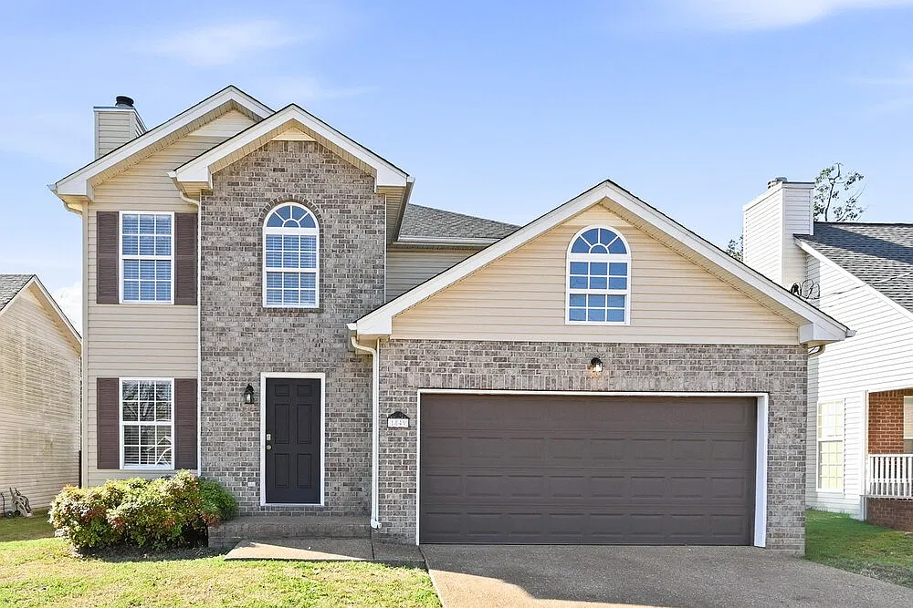 3 bed, 2.5 bath, 1476 sqft, $2,385 — Photo 1