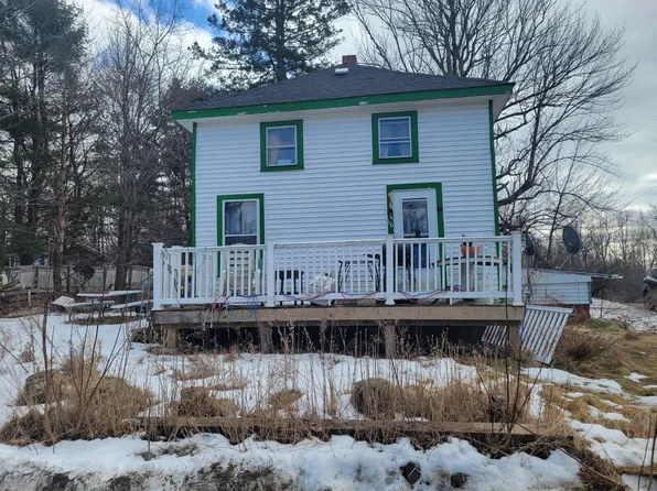 16 Stillson Street, Calais, ME 04619