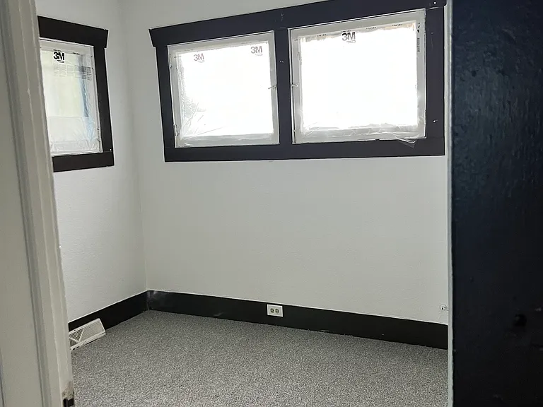 1124 W 11th Ave — Photo 6