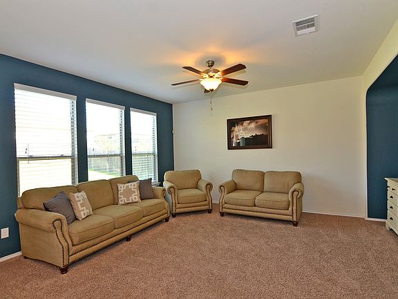 2nd image of 1239 Hyde Park Dr