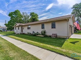 1032 Adams St, Findlay, OH 45840