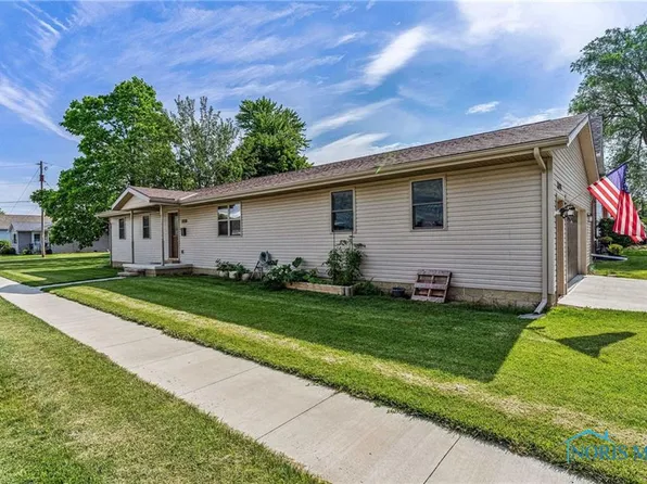 1032 Adams St, Findlay, OH 45840