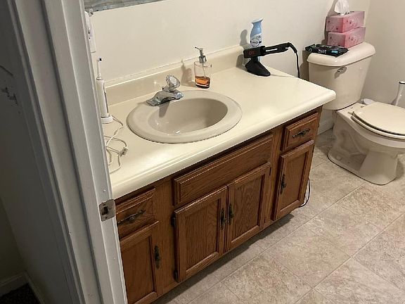 3rd image of 126 Maple Ave #126