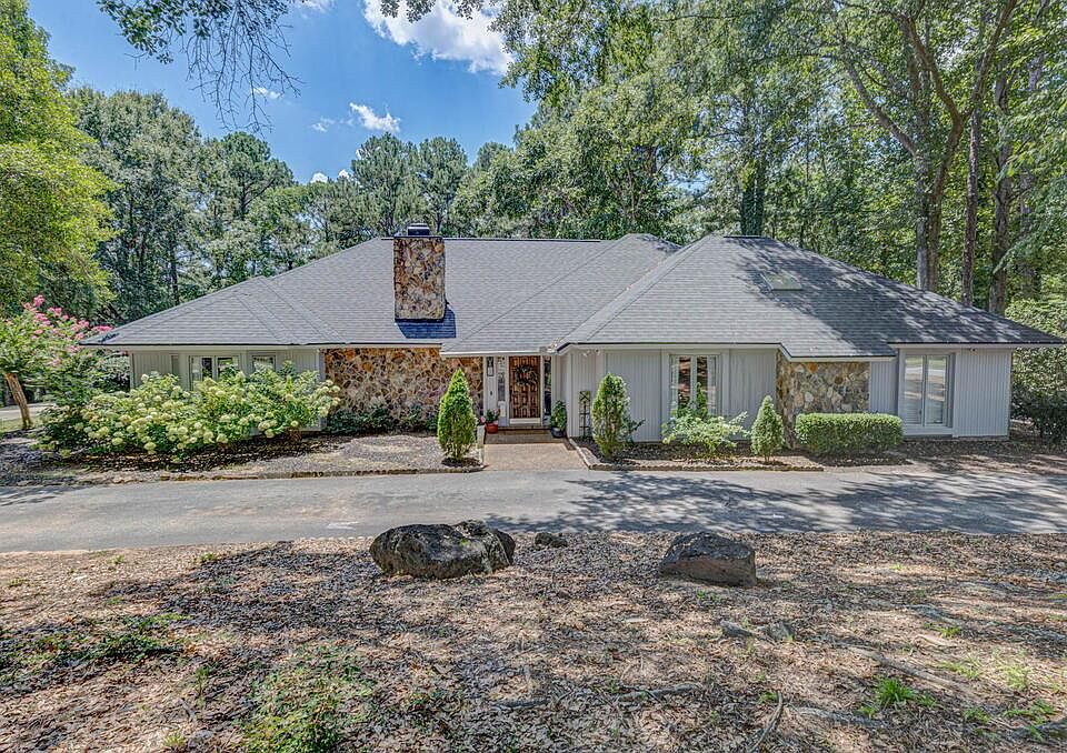 1st image of 69 Waterway Dr