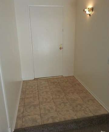 4th image of 1154 E La Grange Ave