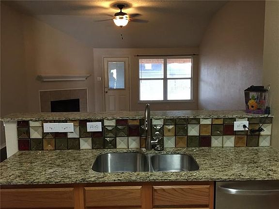 3rd image of 1025 Stockton Dr
