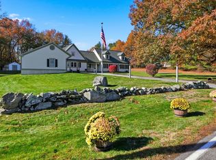 100 Farwell Rd, Tyngsboro, MA 01879