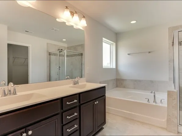 3405 Longleaf Estates Dr, Raleigh, NC 27616