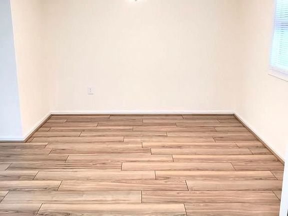 2nd image of 884 Quince Orchard Blvd #Op2