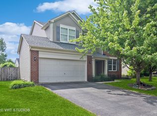 2712 Lundquist Dr, Aurora, IL 60503