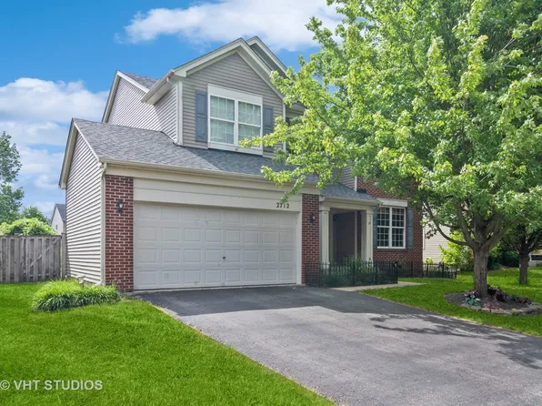 2712 Lundquist Dr, Aurora, IL 60503