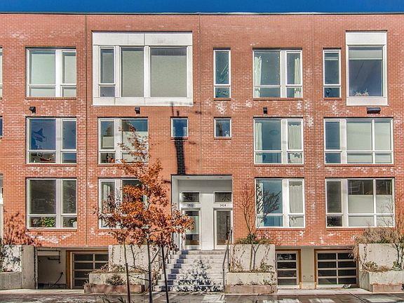 Stunning Brownstone in fantastic location