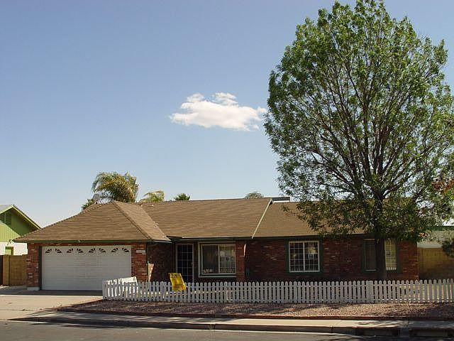 1st image of 2407 E Capri Ave