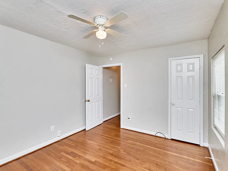 10214 Saint Anthony Ln — Photo 17