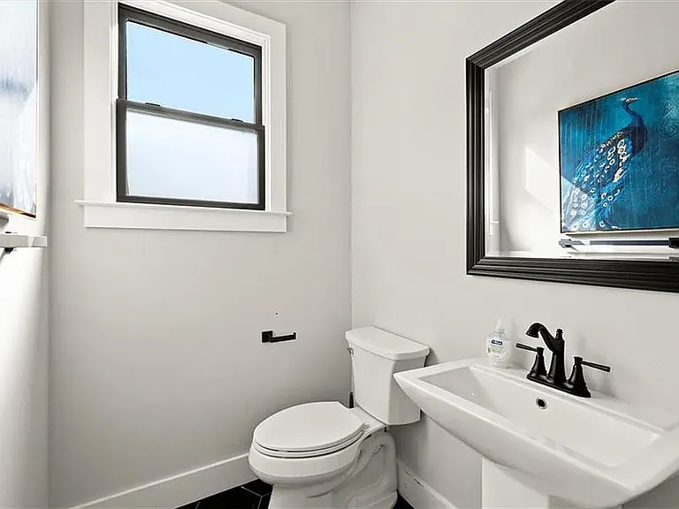 2145 Park Ter — Photo 14