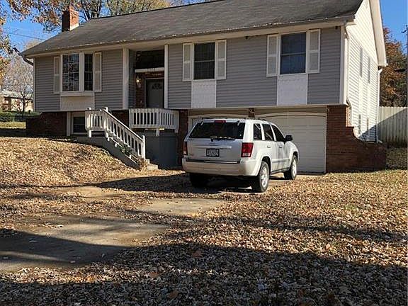 2nd image of 2505 Magnolia Ave