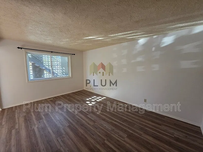 2 bed, 1.0 bath, 715 sqft, $1,425 — Photo 3