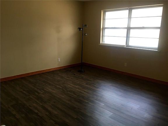 5th image of 920 N 11th St