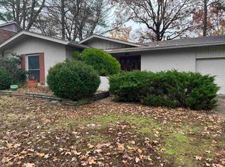 21 Queenspark Rd, Little Rock, AR 72227