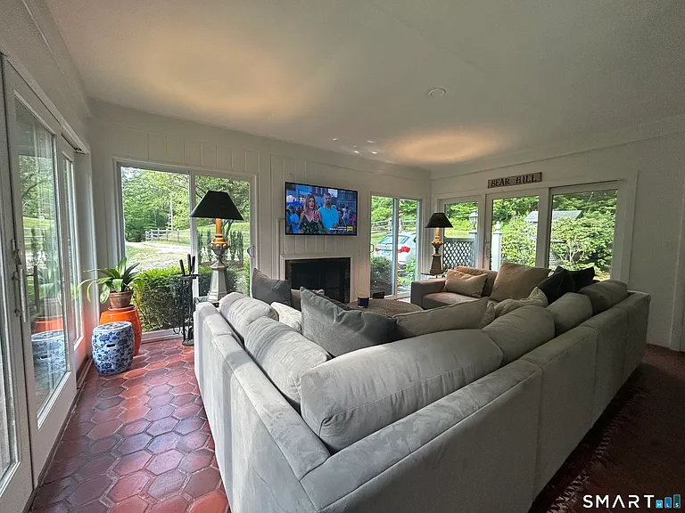 61 Bear Hill Rd — Photo 10