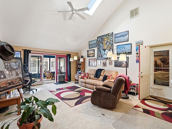 5th image of 120 Oak Ln