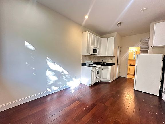 2nd image of 108 Charles St #P