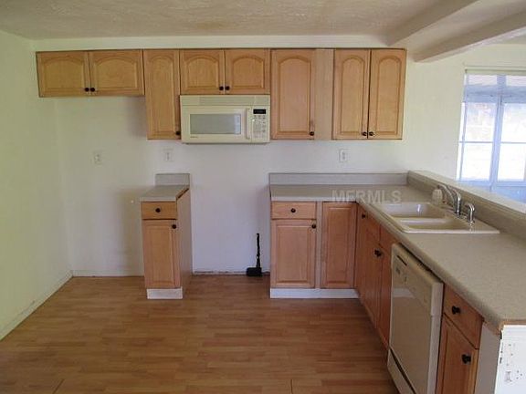 5th image of 3345 Eisenhower Dr