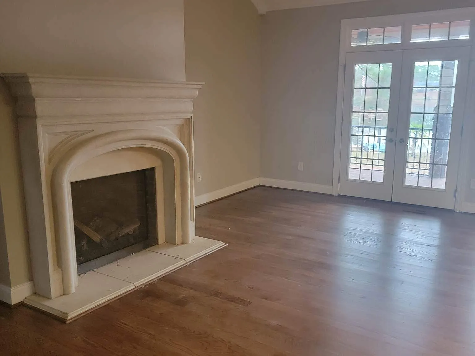 205 Crown Point — Photo 3