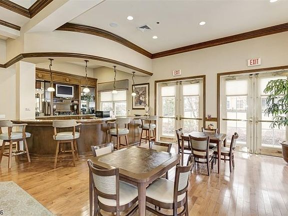 4th image of 5406 Pointe Gate Dr #406