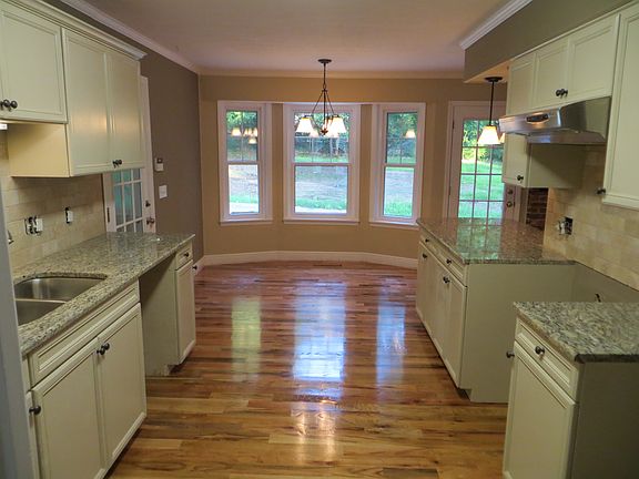 2nd image of 3752 Forsythe Way