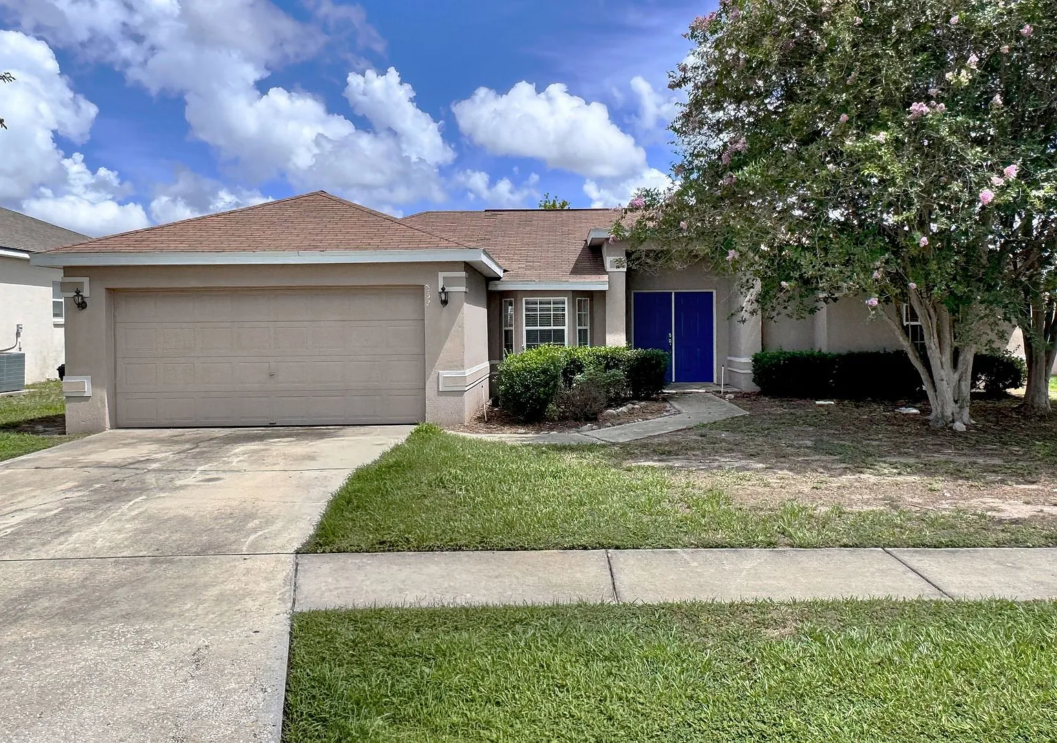 Spacious Three-Bedroom Home in Winter Haven — Photo 1