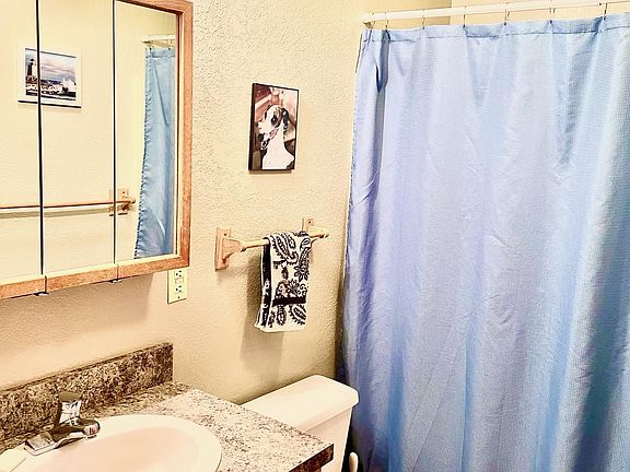 4th image of 808 Normans Ln