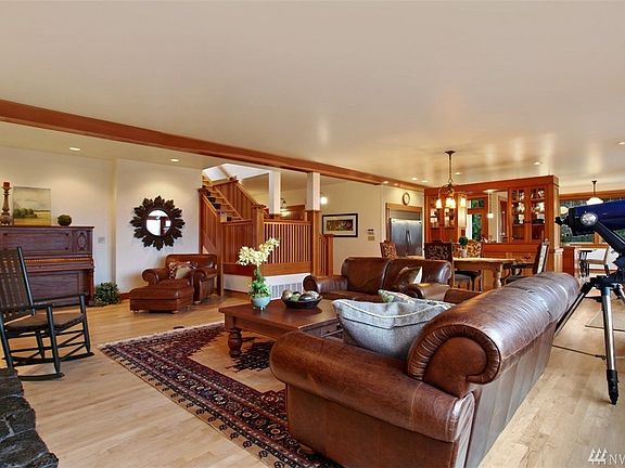 5th image of 3911 Palomino Dr NE