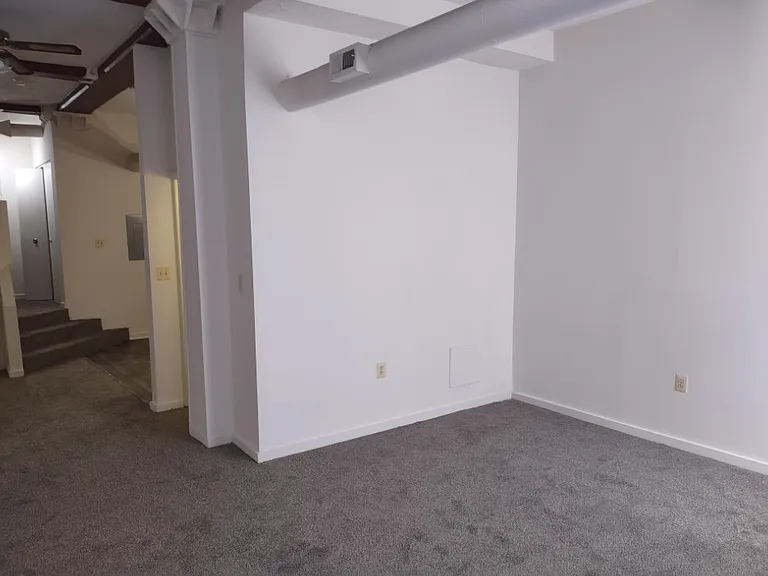 Marlboro Classic Apt & Redwood Square — Photo 49