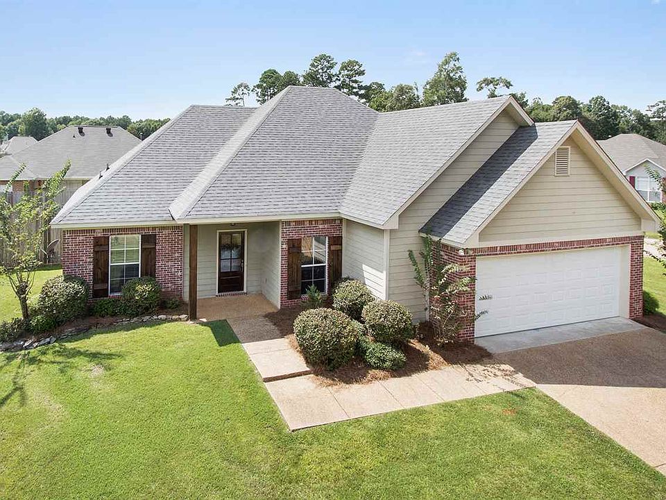 1st image of 402 Old Town Cir