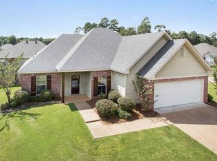402 Old Town Cir, Brandon, MS 39042