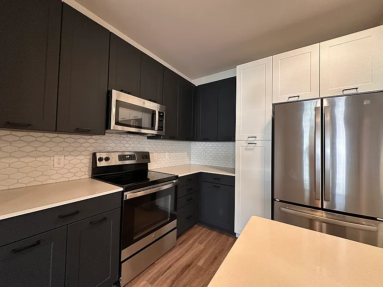 Brodie Ln — Photo 8
