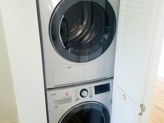 2nd image of 328 S Rexford Dr APT 2