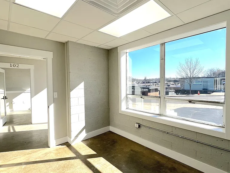 204 5th Ave E #102-103 — Photo 6