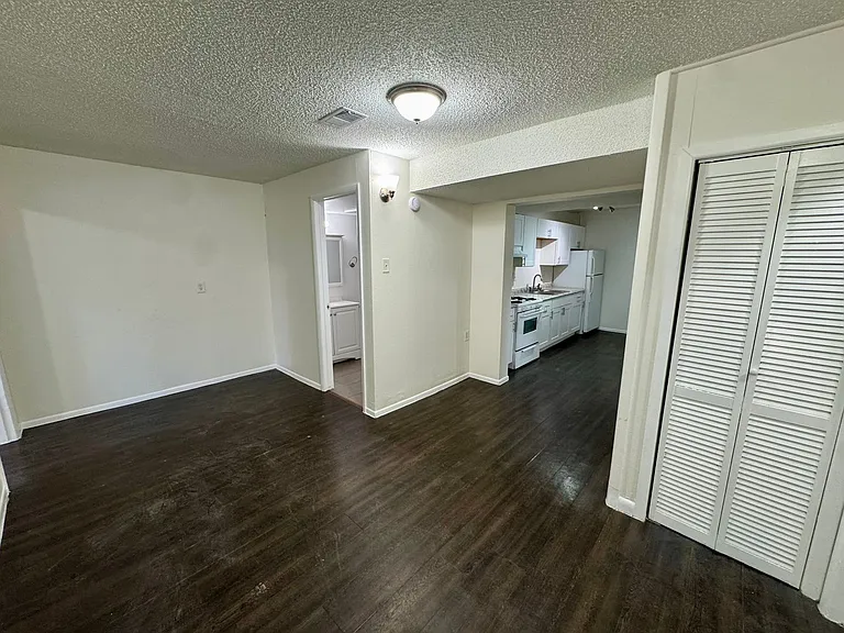 1550 Kendall St — Photo 5