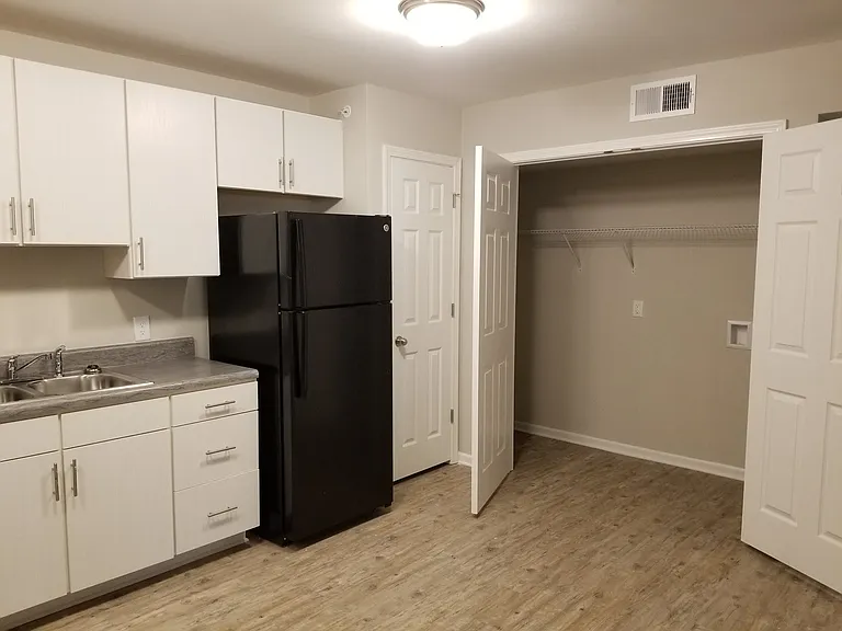 Vestawood Apartments - Vestavia Hills, AL — Photo 19