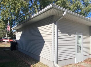 1023 1st St, Scotland, SD 57059