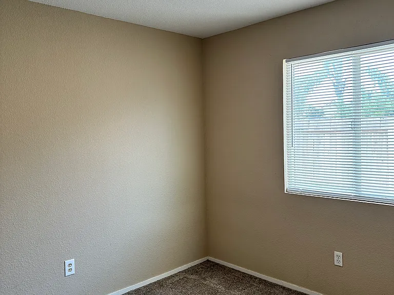 42 S Kino Ct — Photo 9