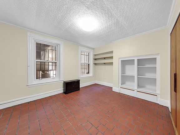 5th image of 39 8th Ave Floor 1