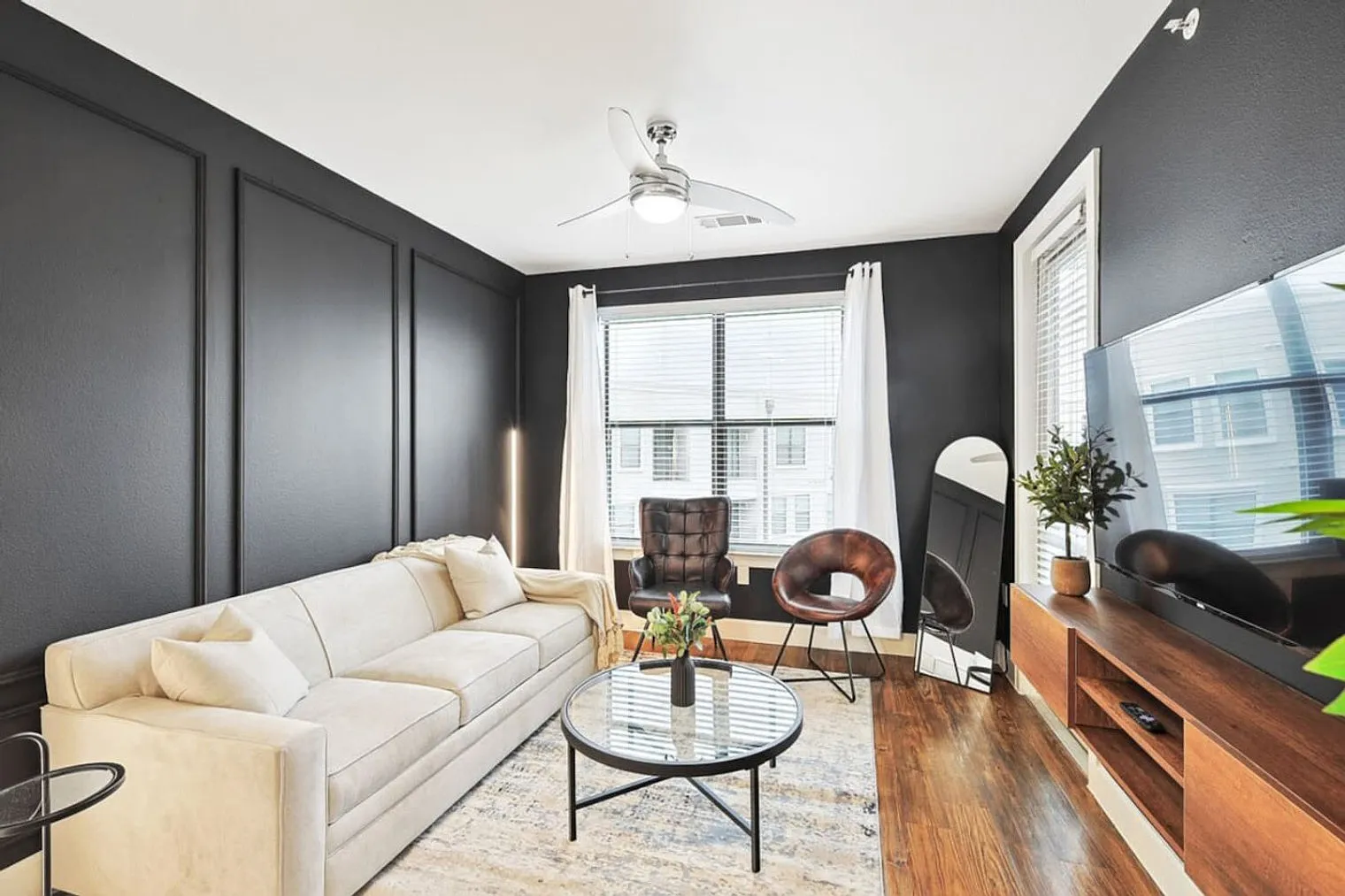 1 bed, 1.0 bath, $2,613 — Photo 2