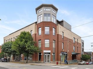 196 36th St APT 3F, Pittsburgh, PA 15201