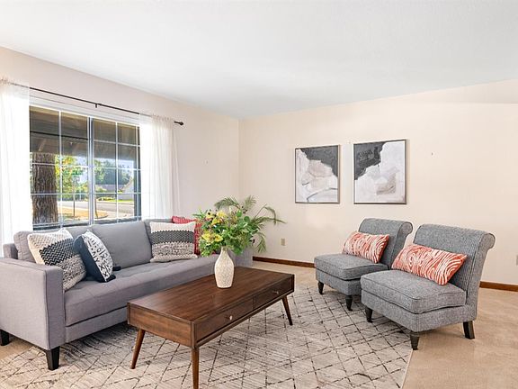 4th image of 1305 Weyand Way