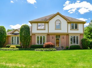 586 2nd St, Grayslake, IL 60030